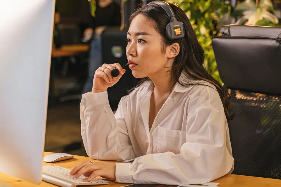 Fernway dispatcher scheduling a service call