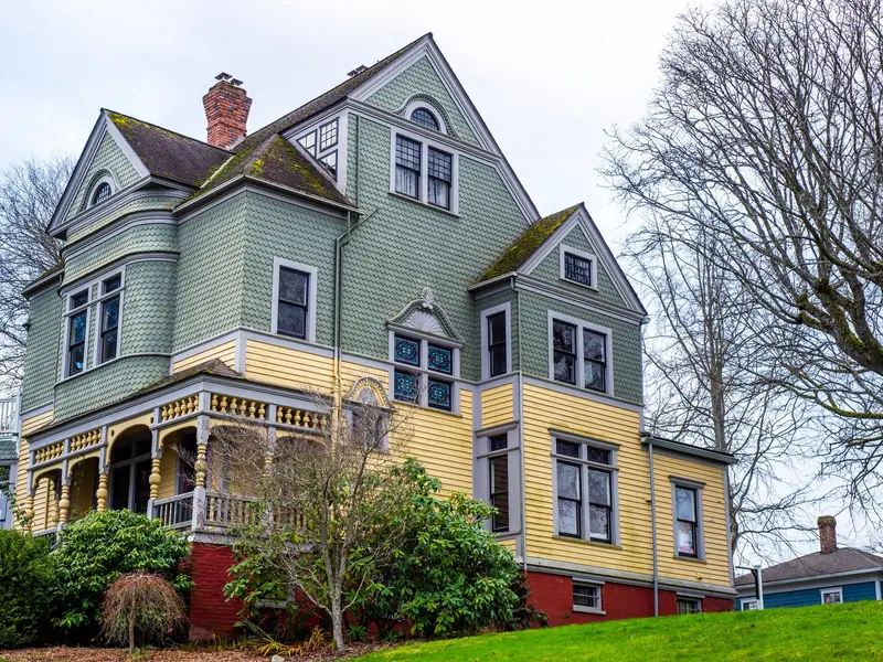 Historic home with a porch in Raleigh's Oakwood neighborhood